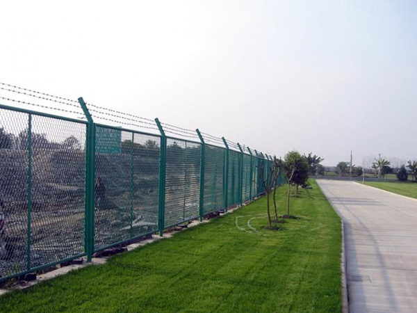 道路護(hù)欄網(wǎng)圖片4 道路護(hù)欄網(wǎng)圖片4