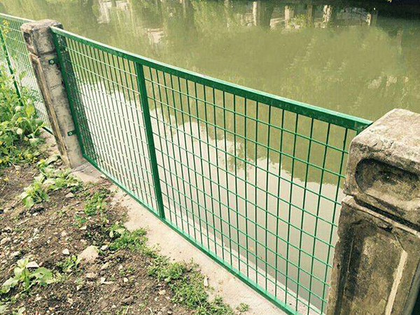 河道護(hù)欄網(wǎng)圖片3 河道護(hù)欄網(wǎng)圖片3