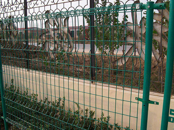 雙圈護欄網(wǎng)圖片4 雙圈護欄網(wǎng)圖片4