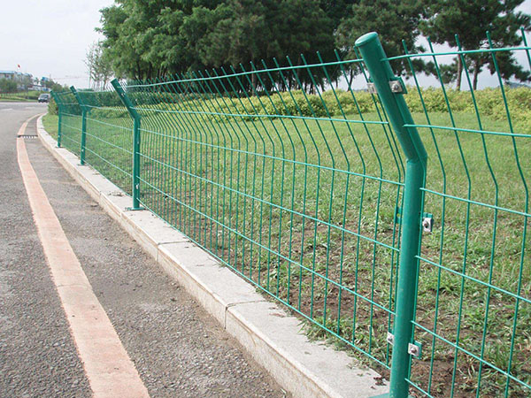 公路雙邊絲護欄案例圖片2